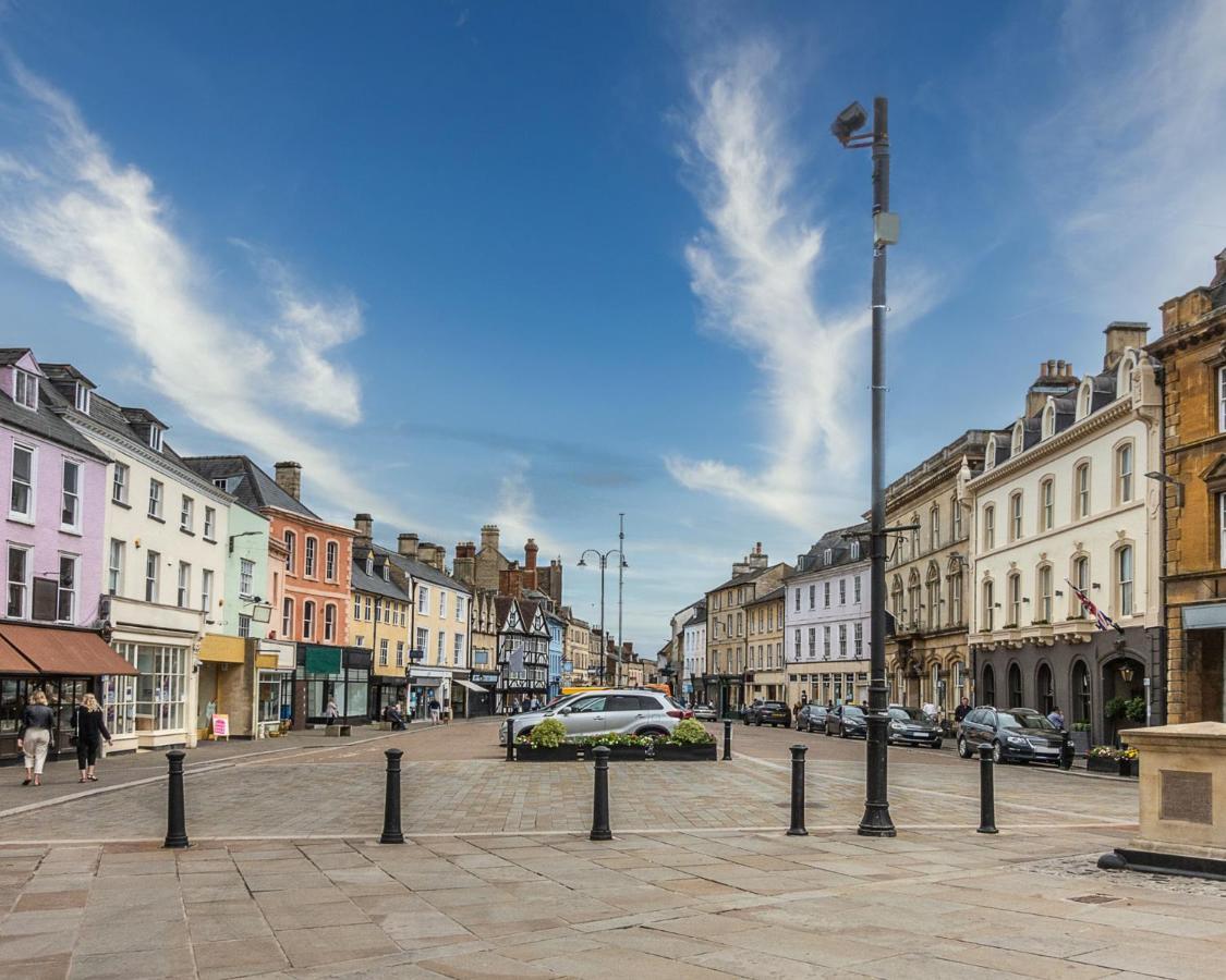 Corinium Lodge - Town Centre Apartment Cirencester Exterior foto